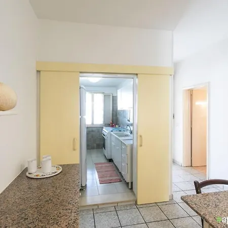 Fiora A Apartment *